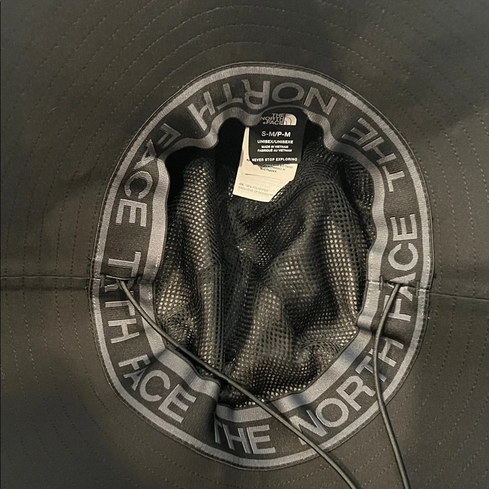 The North Face Black Sun Hat - Picture 4 of 5